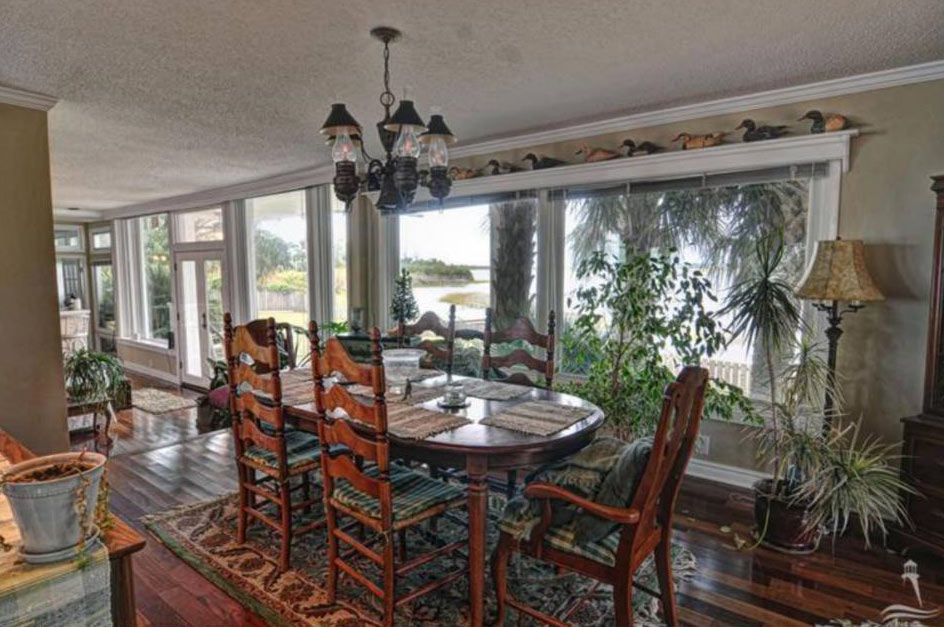 North Carolina Dining Table