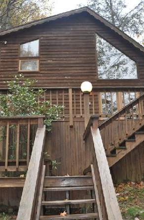 Treehouse Cabin in West Virginia